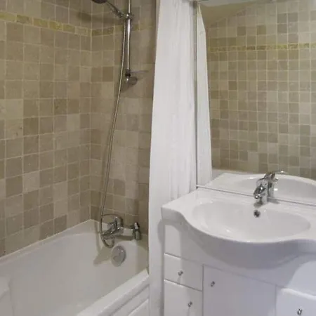 Nyaraló 10 Le Bastit