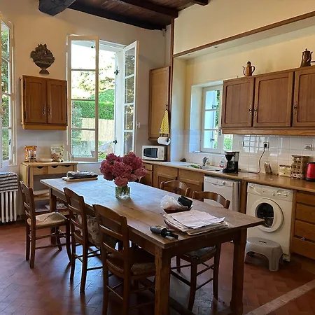 10 Le Bastit Nyaraló