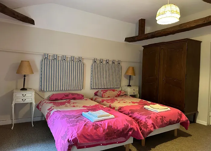 Vakantiehuis 10 Le Bastit *