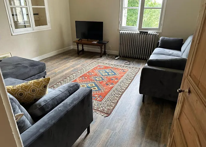 Vakantiehuis 10 Le Bastit